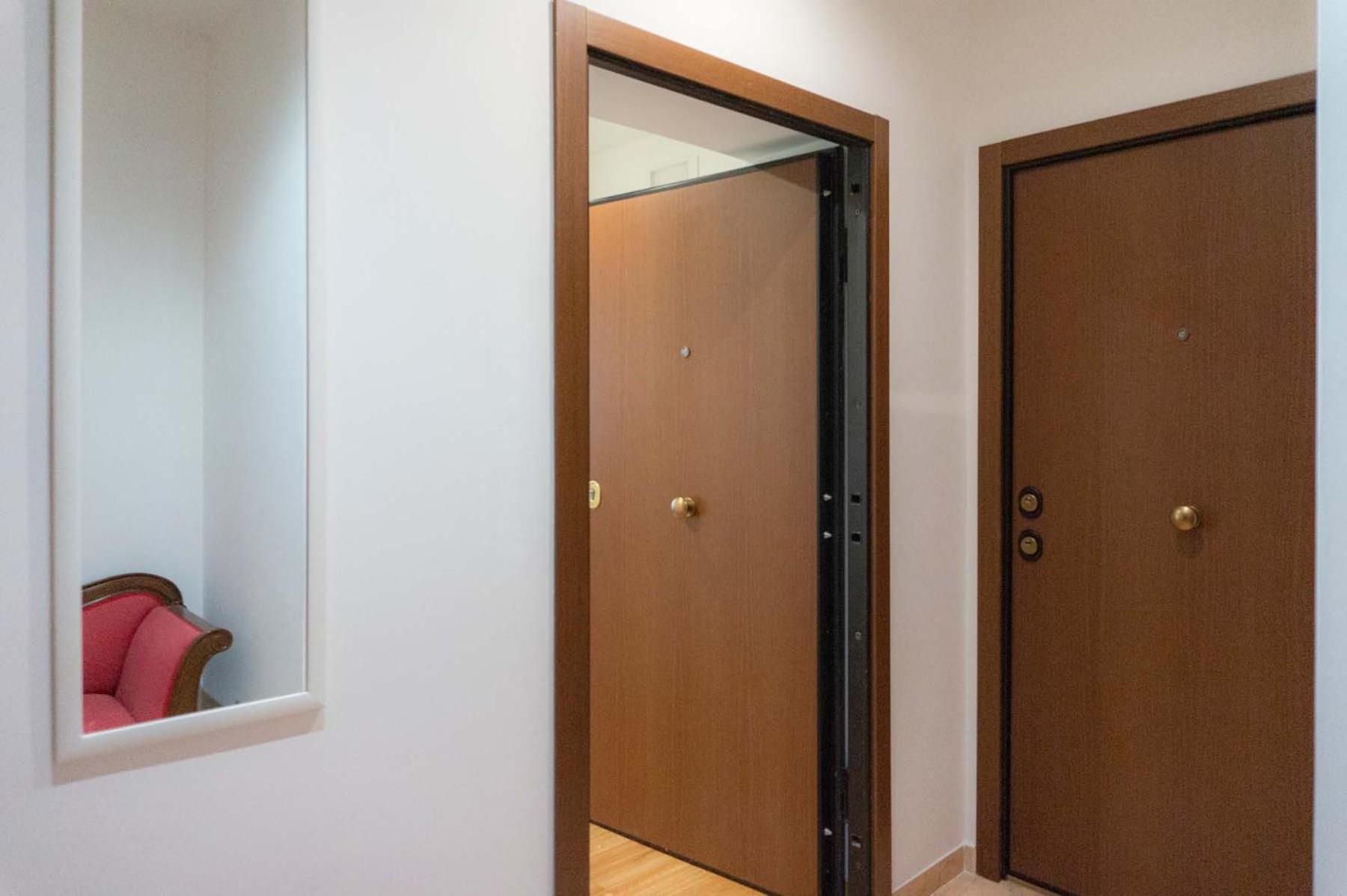 Colosseum Cosy Apartment Close To Metro Рим Экстерьер фото